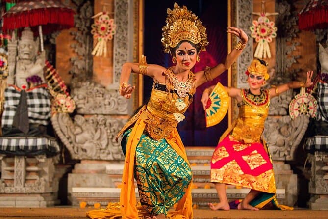 Balinese traditional dancing at Ubud Palace