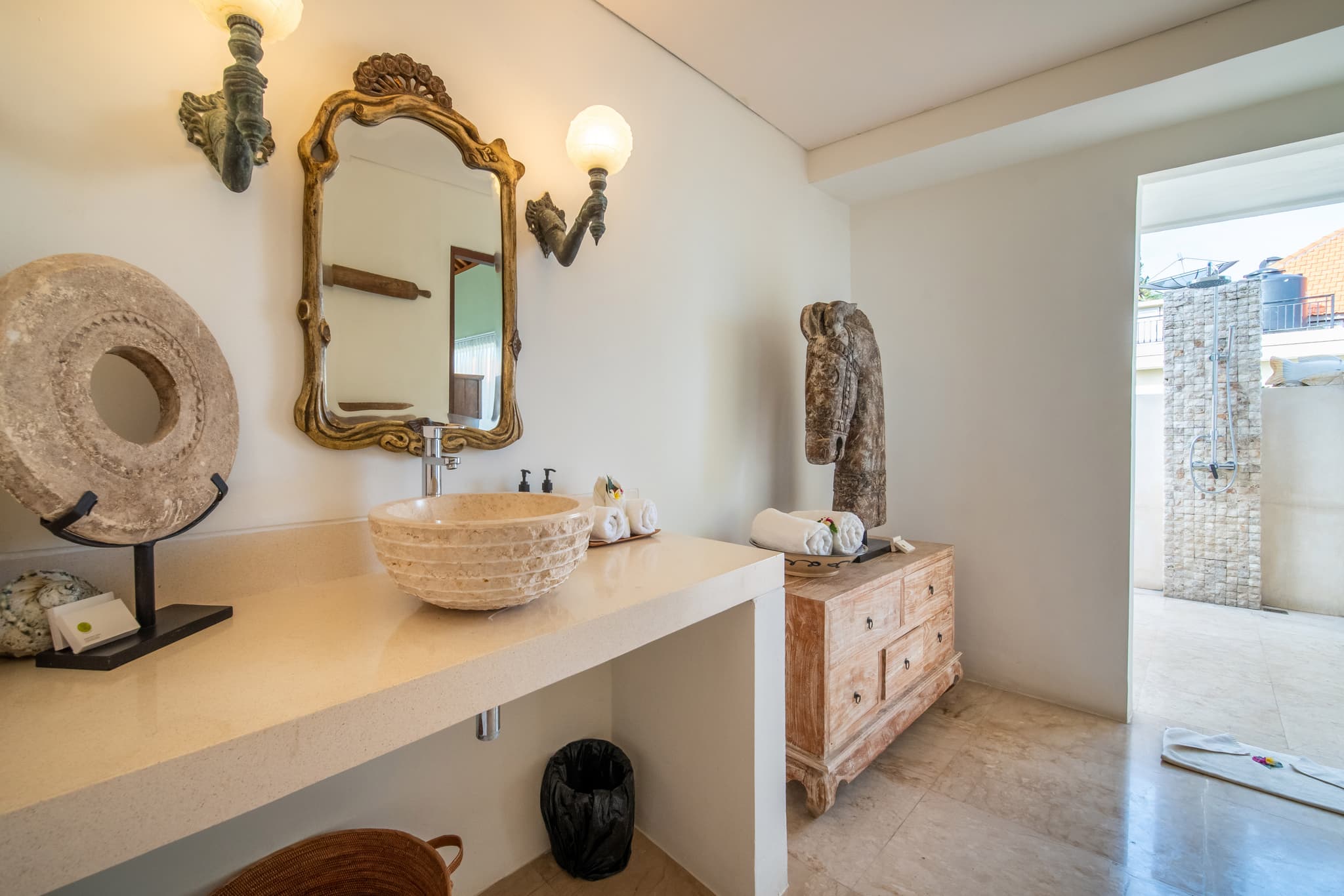 Villa Cocoa Maya - Joglo Suite bathroom