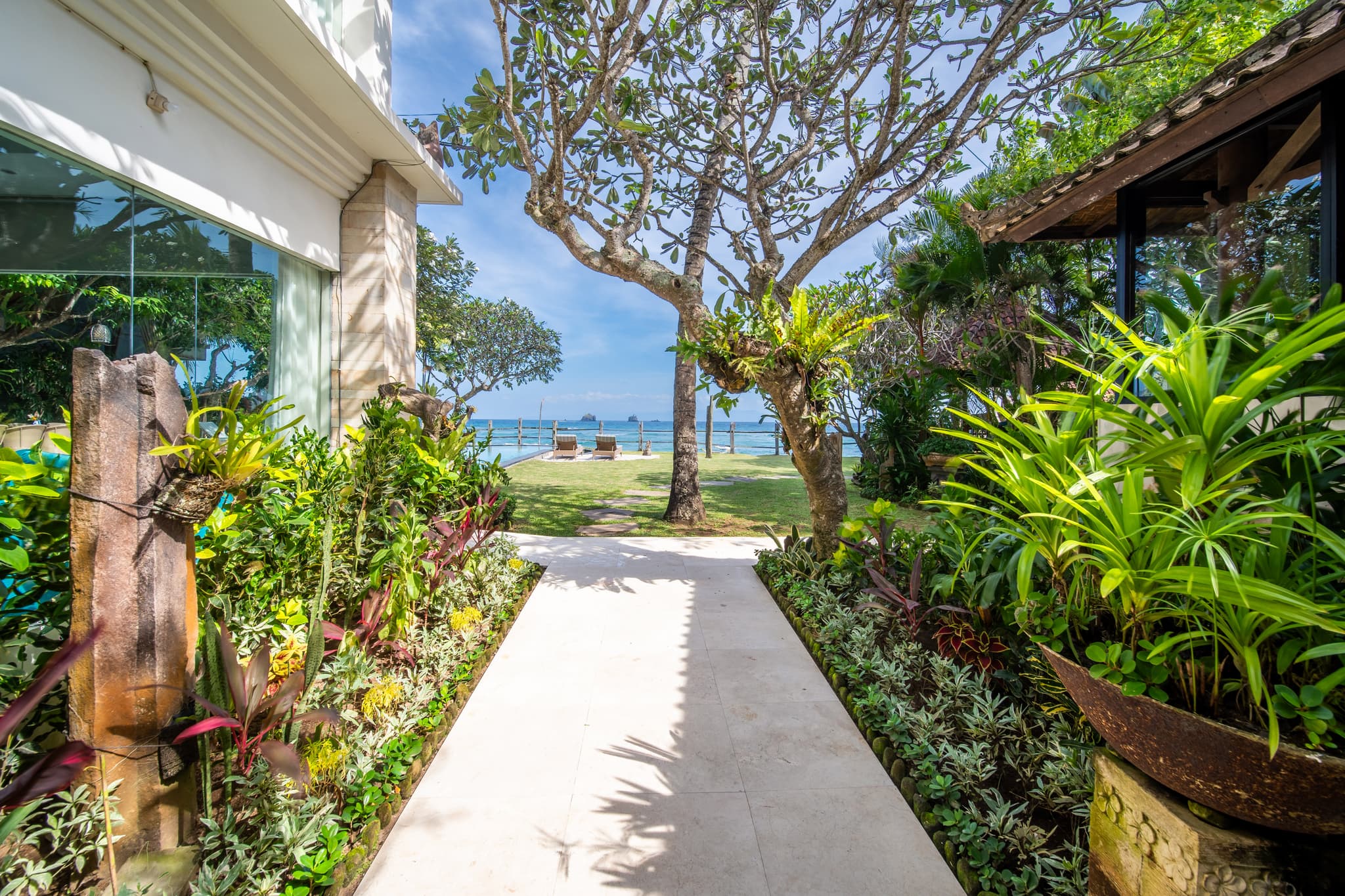 Villa Cocoa Maya - entrance to the villa