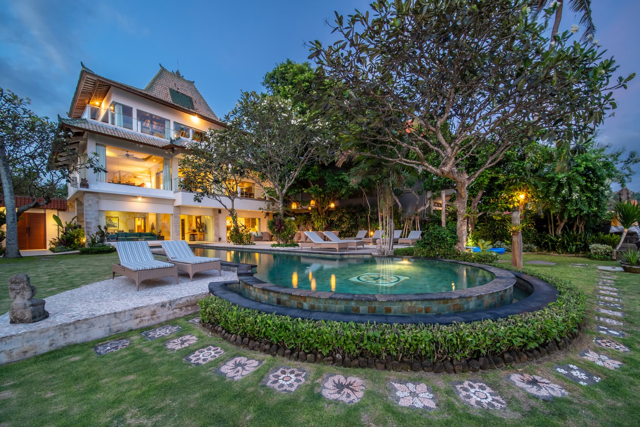 Villa Cocoa Maya - exterior and pool