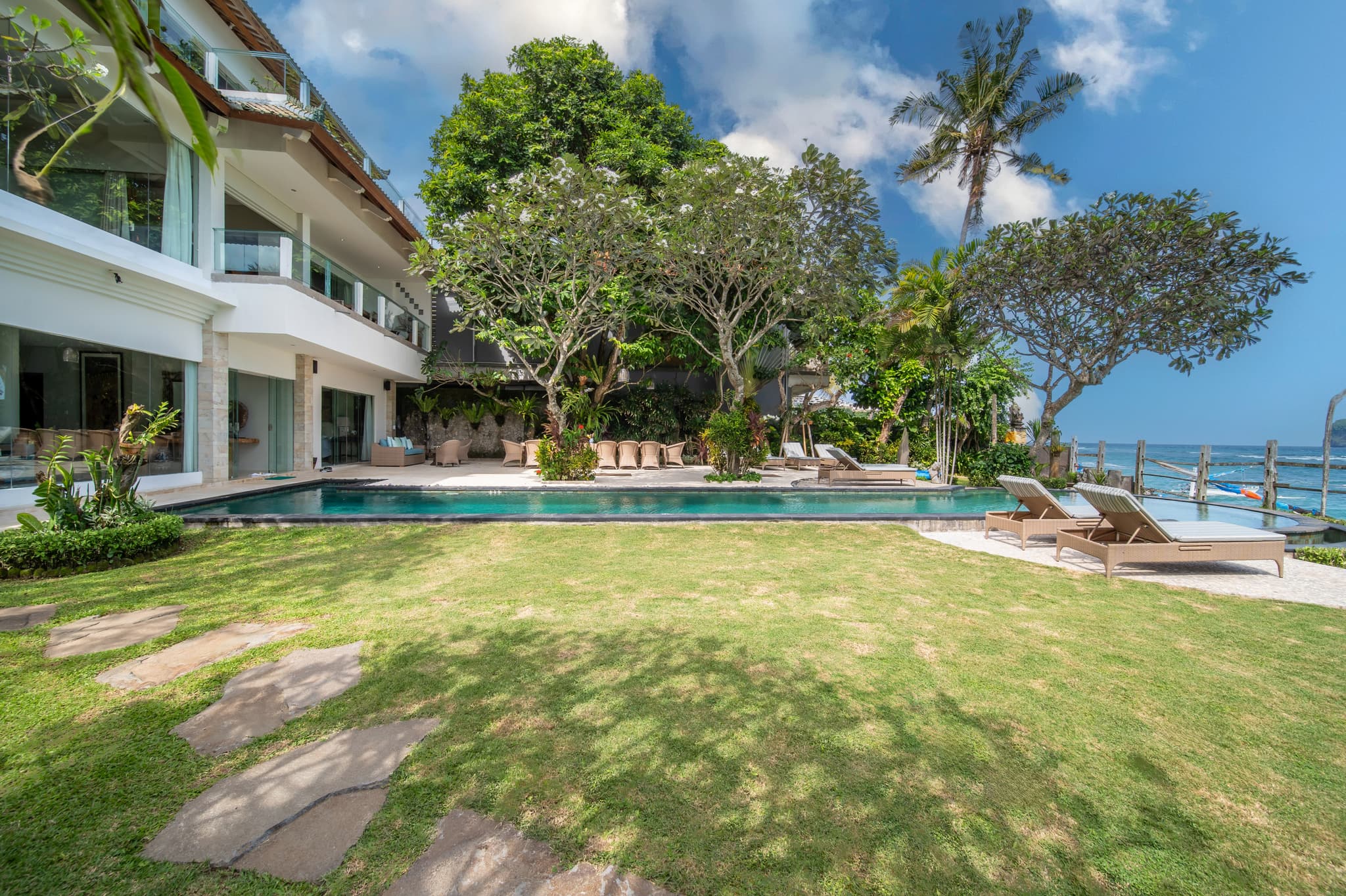 Villa Cocoa Maya very large flat garden