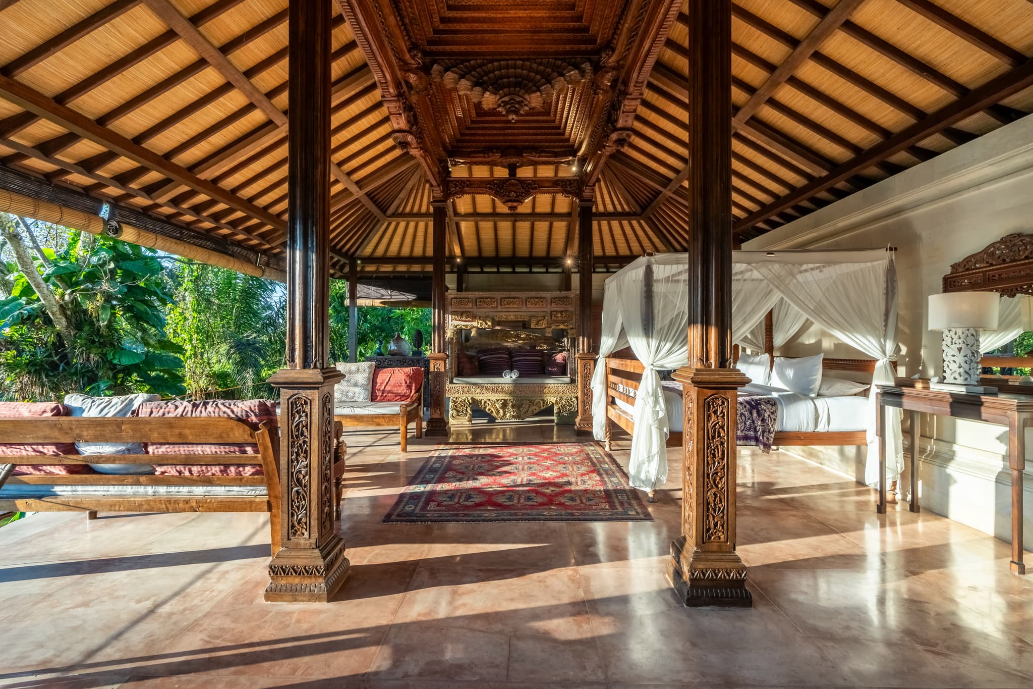 Villa Sagitta - Joglo Suite 200 year old teak structure open to nature
