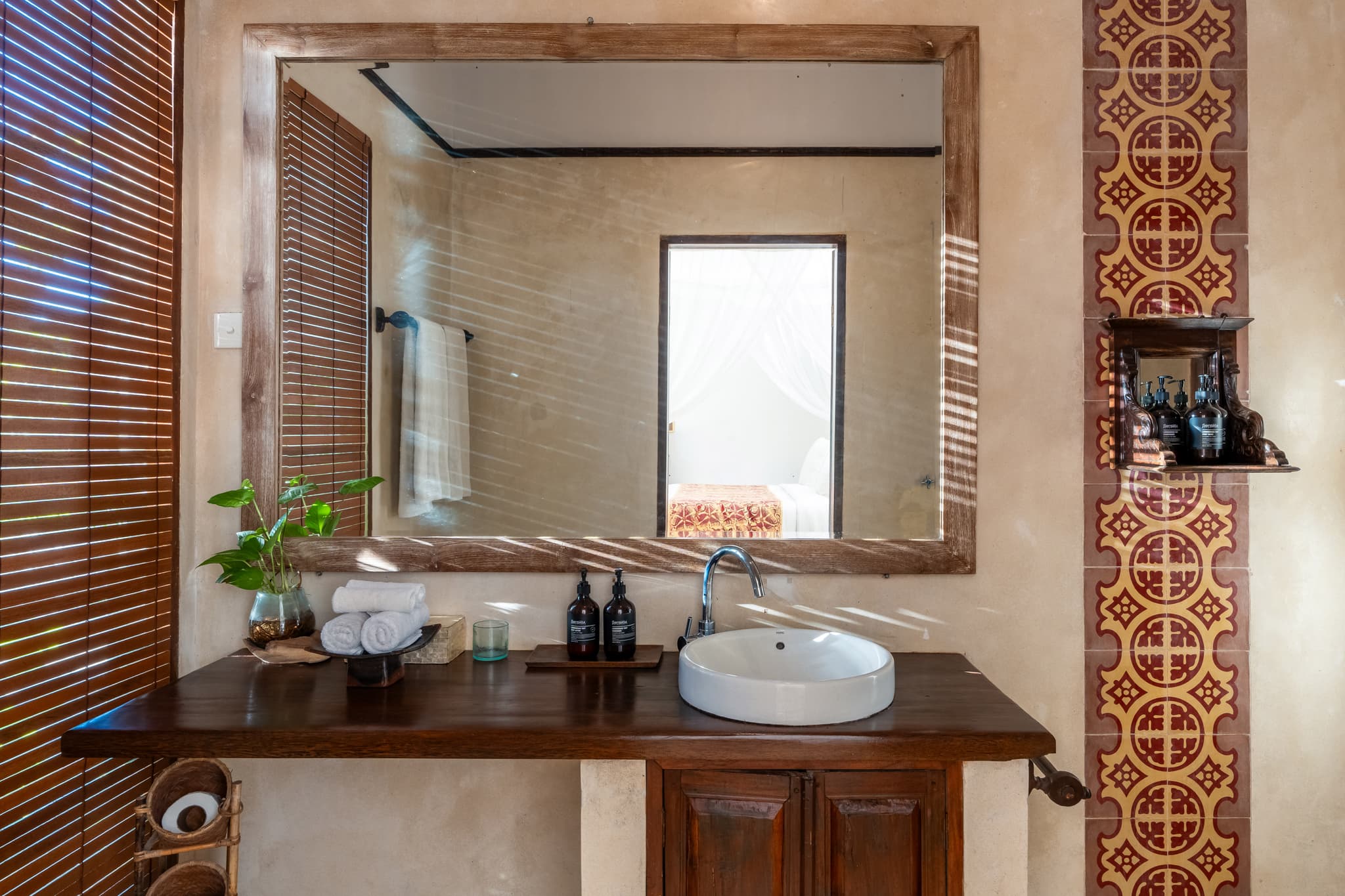 Villa Sagitta - Pool room bathroom with shower