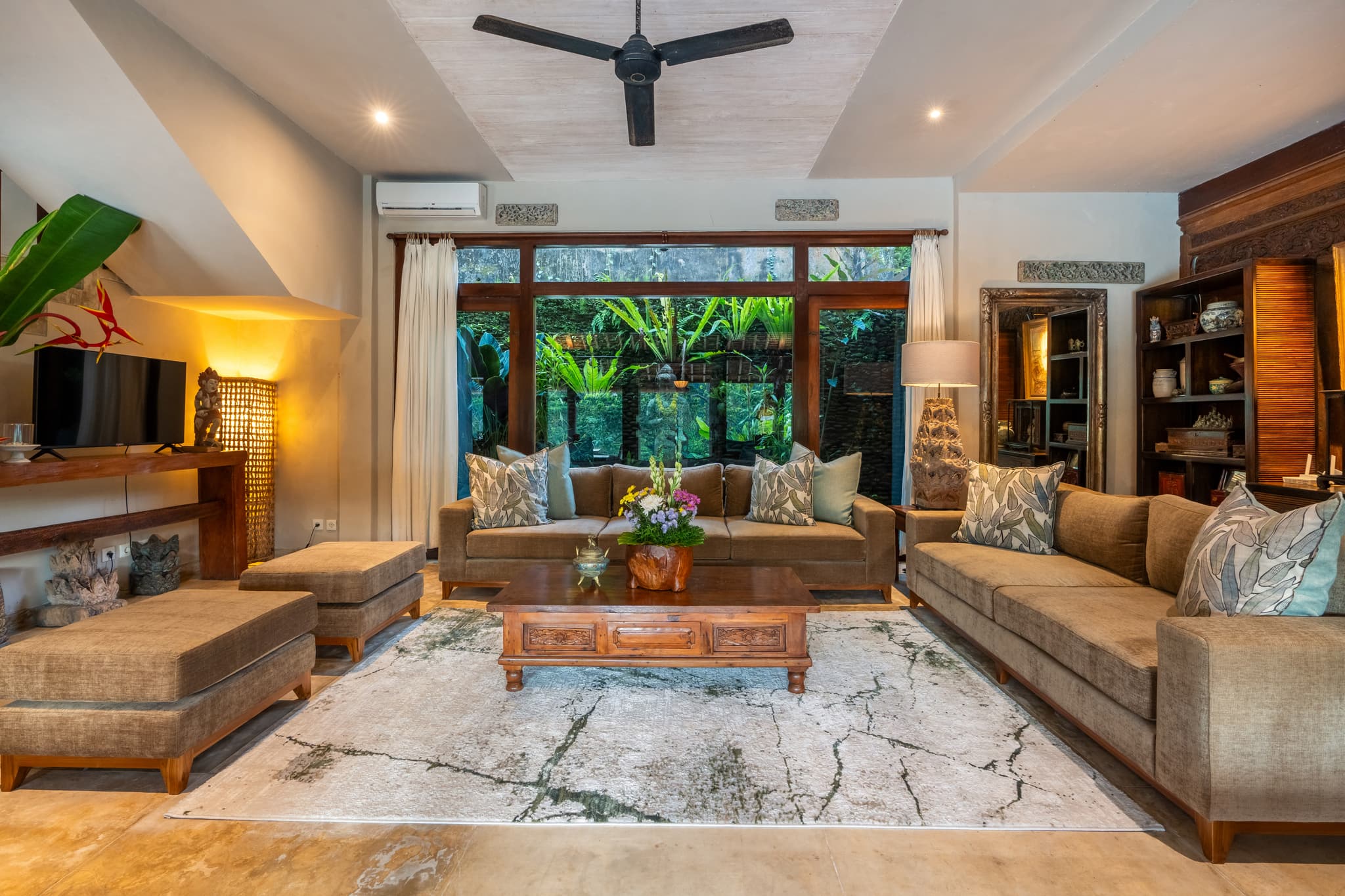 Villa Sagitta - lounge with comfortable seating