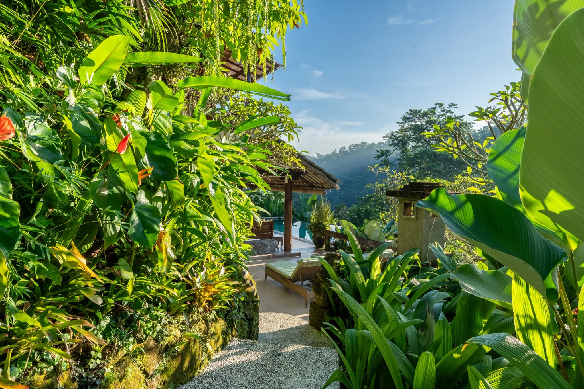 Villa Sagitta - path leading from the joglo to the main villa overlooking the Ubud jungle