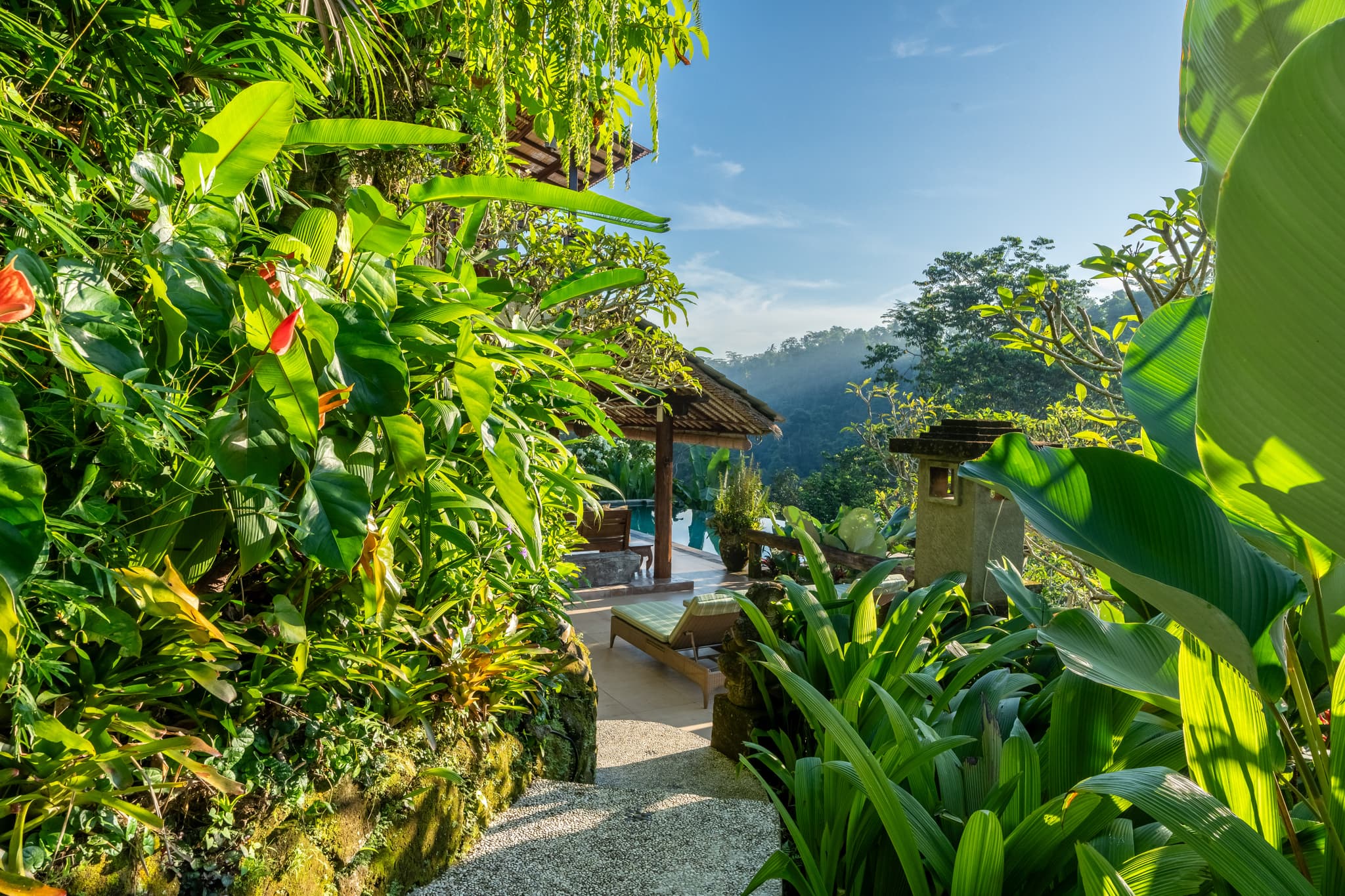 Villa Sagitta - path leading from the joglo to the main villa overlooking the Ubud jungle