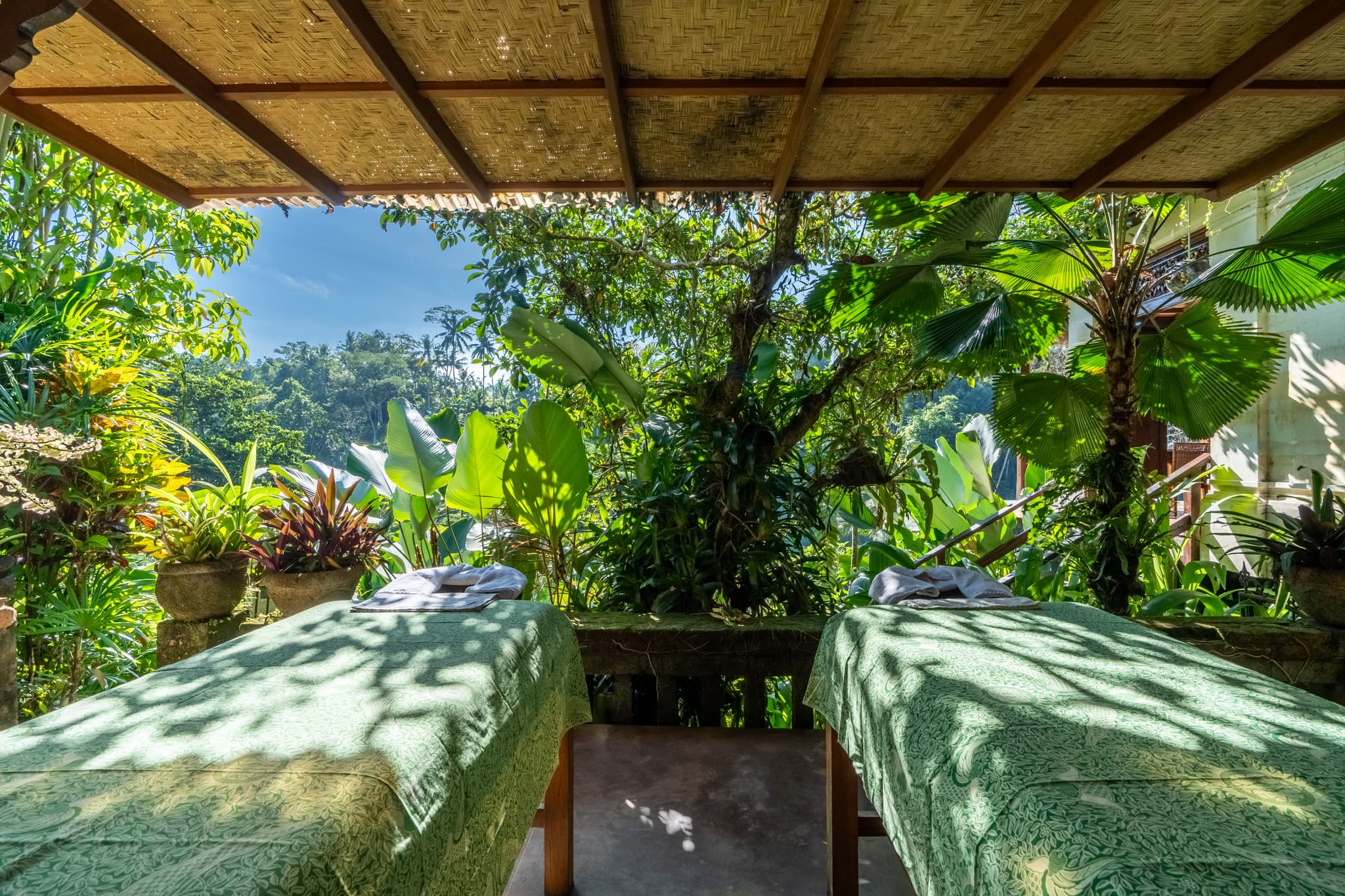 Villa Sagitta - private massage area with two beds and views