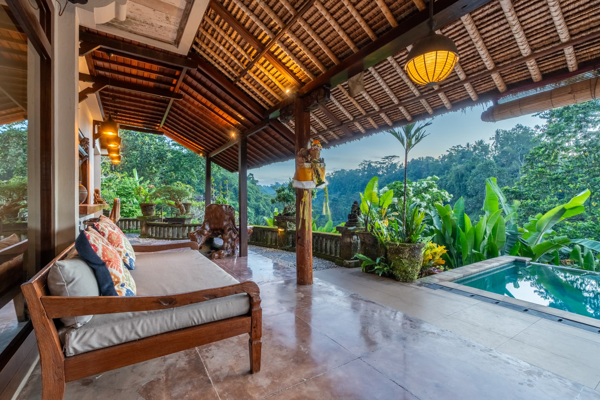 Villa Sagitta - seating outside the lounge