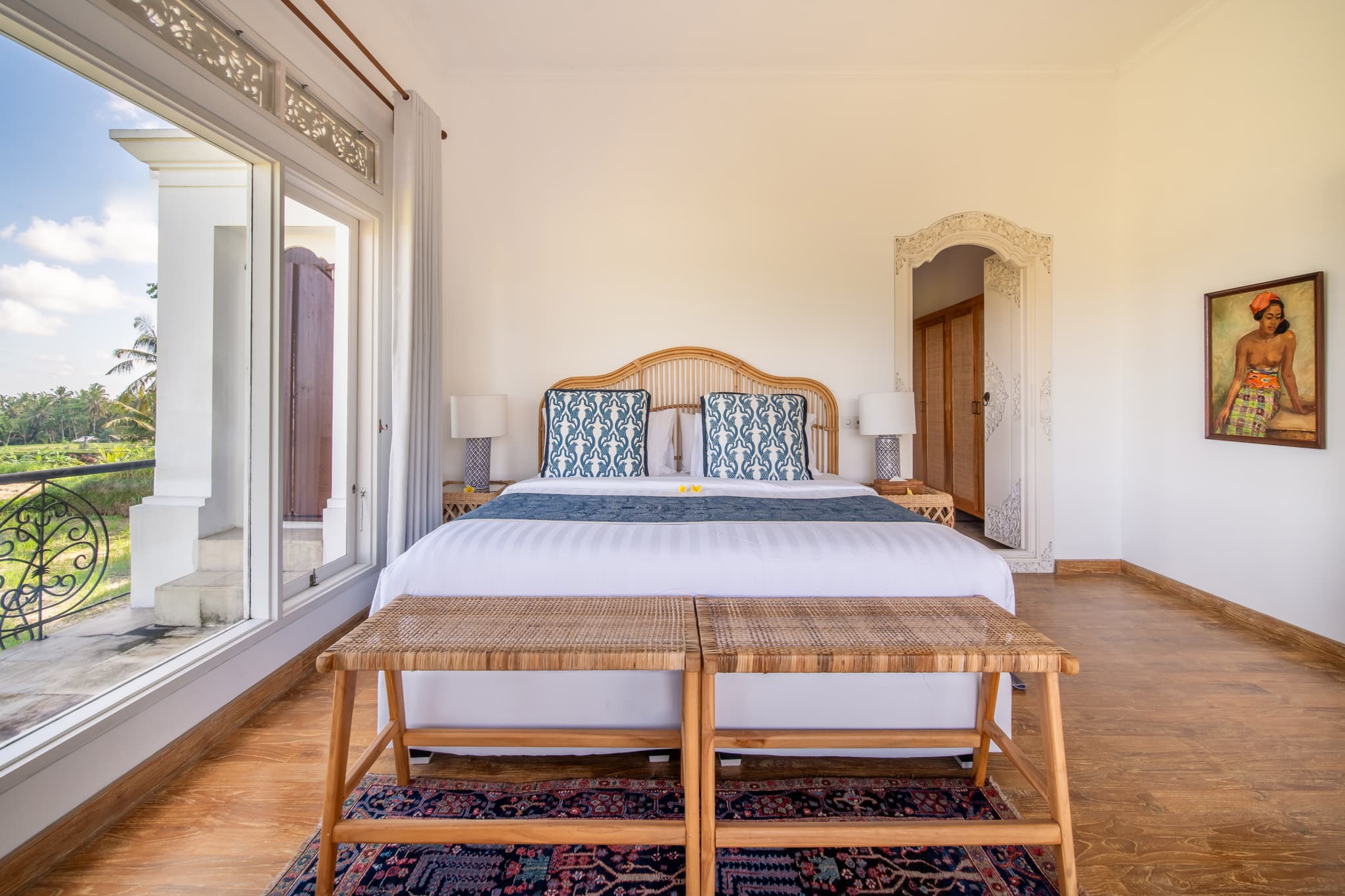Villa Tau - Butterfly room with king-size bed