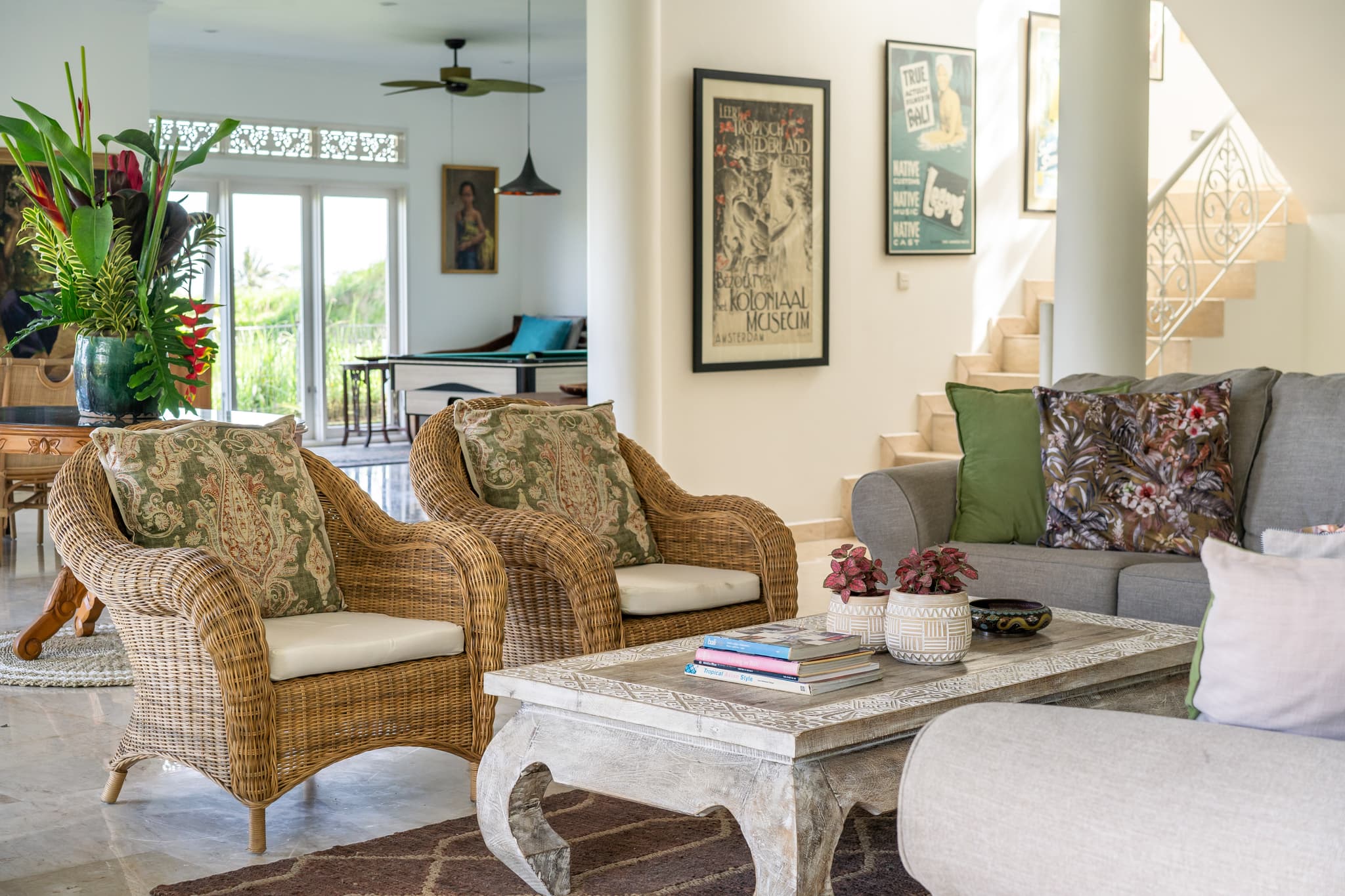 Villa Tau - living area with comfortable seating for everyone