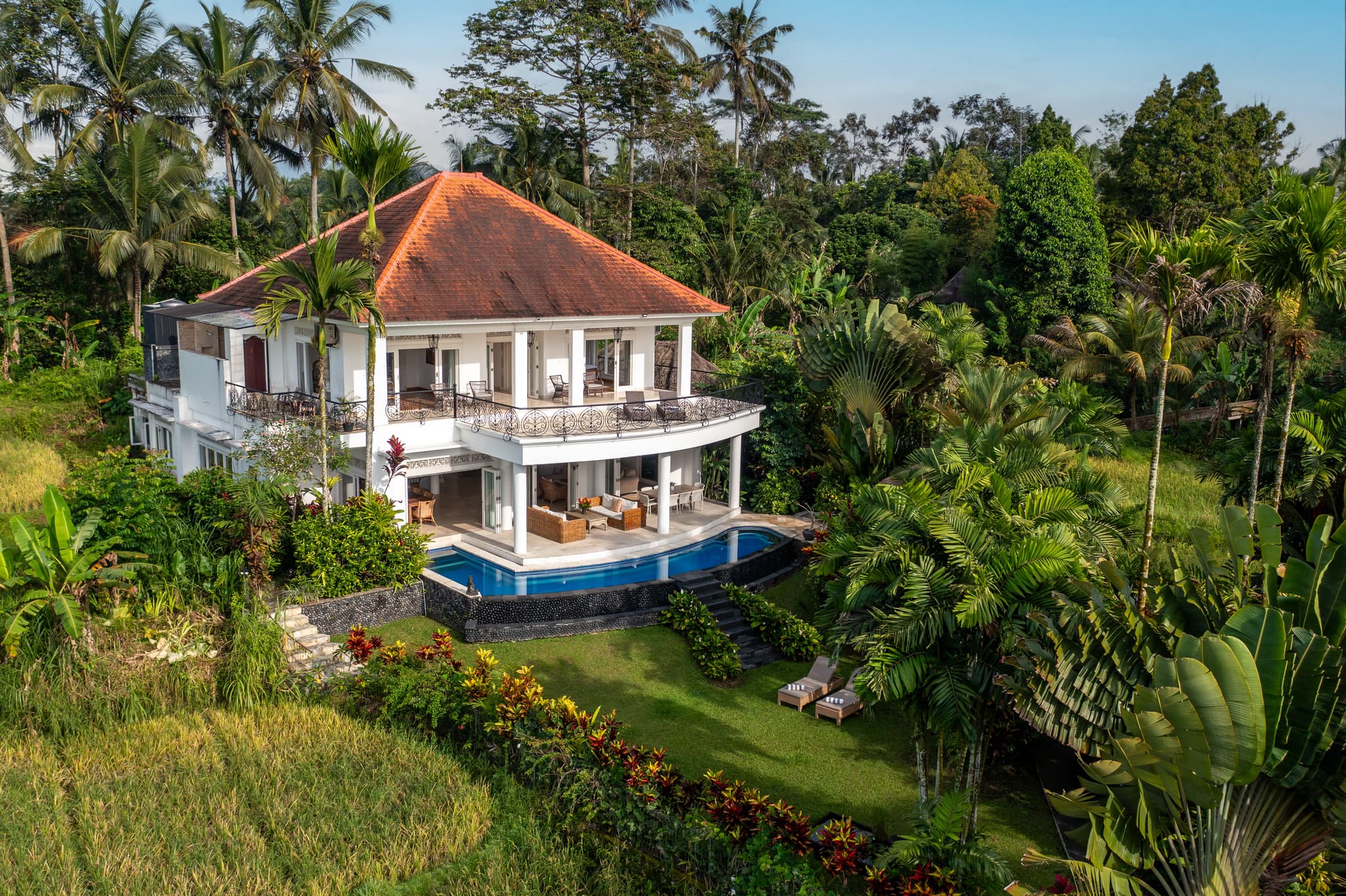 Villa Tau