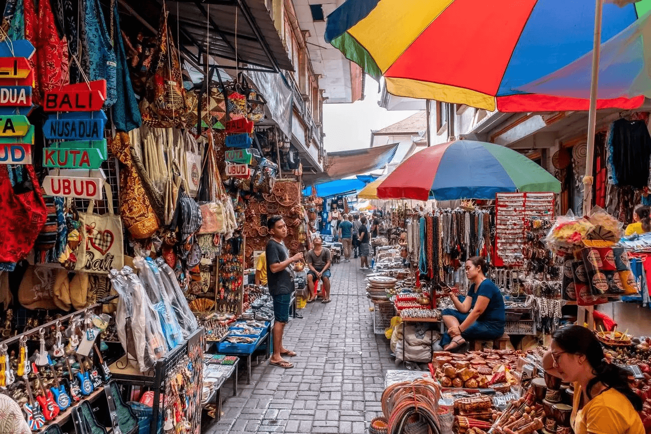 Art-market-in-central-Ubud