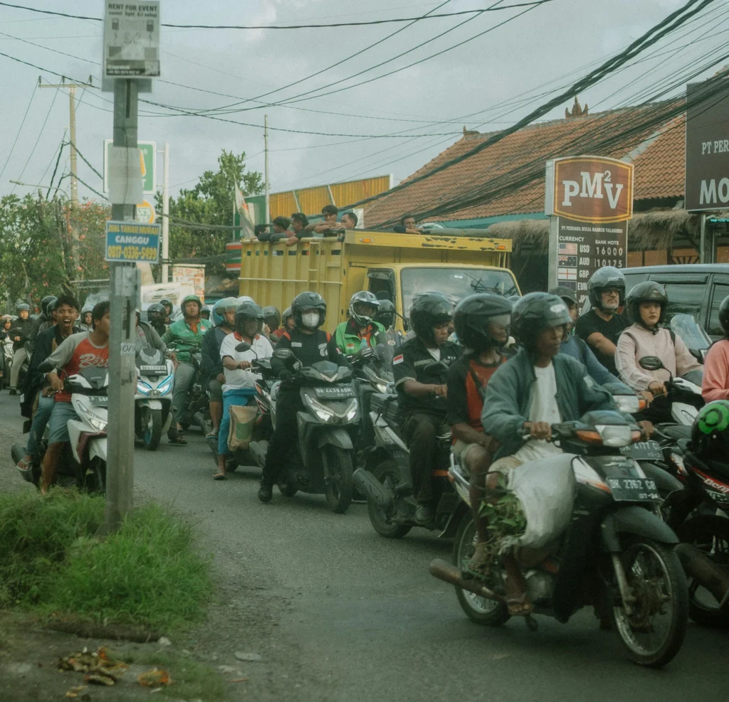 bali traffic 04